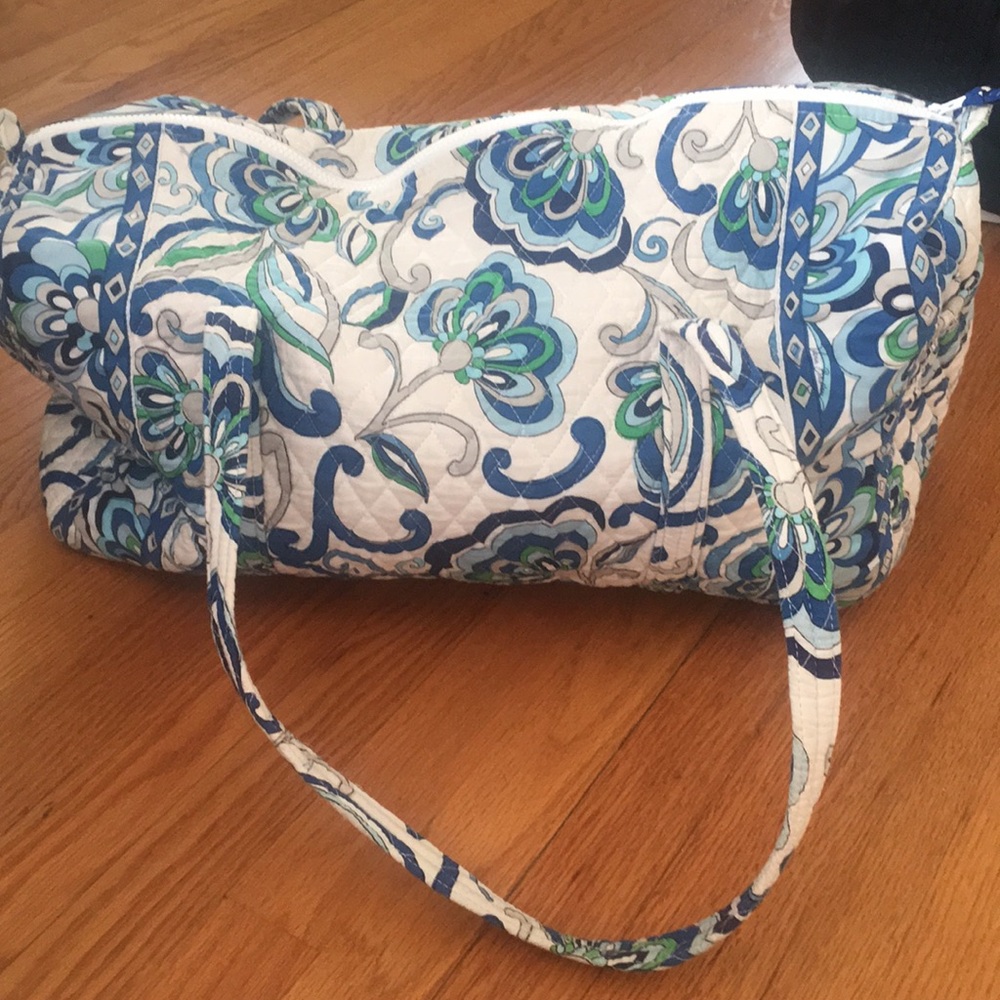 Large Vera Bradley duffle